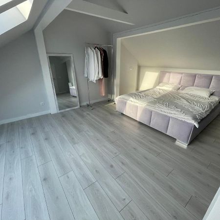 Apartament Luxlook Nowy Sącz Exteriör bild