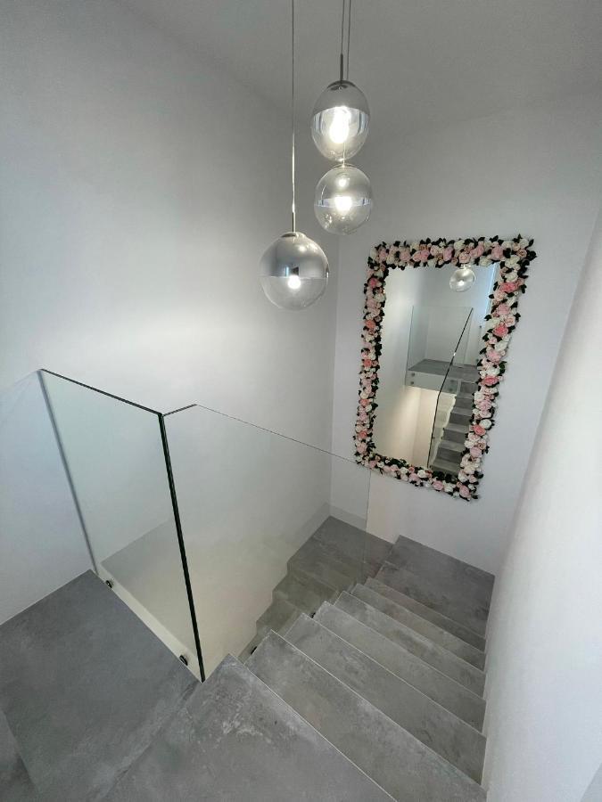 Apartament Luxlook Nowy Sącz Exteriör bild